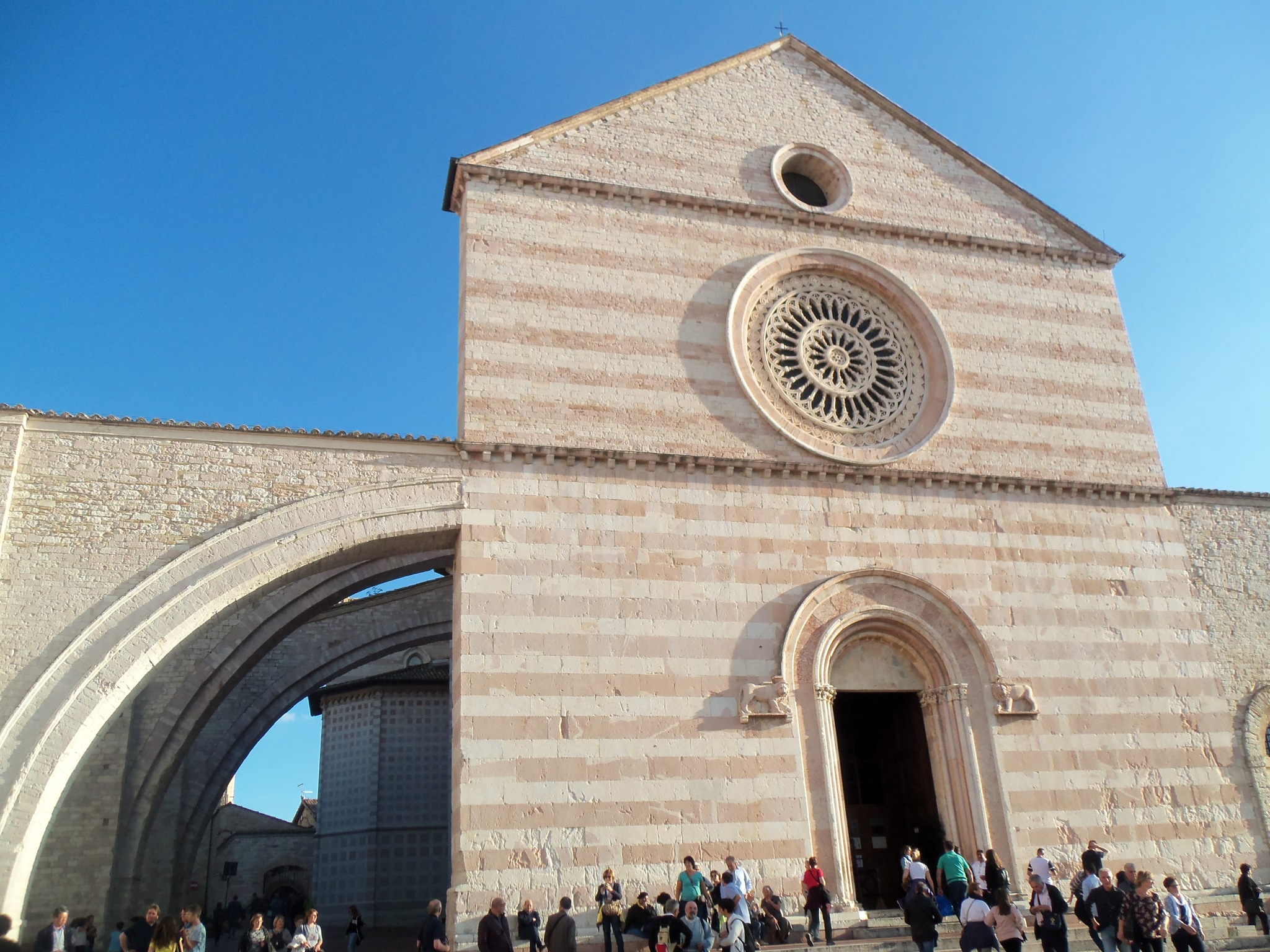 Basilica-Clare-Assisi-2019