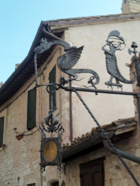 Dragon-lamppost-Assisi-2019